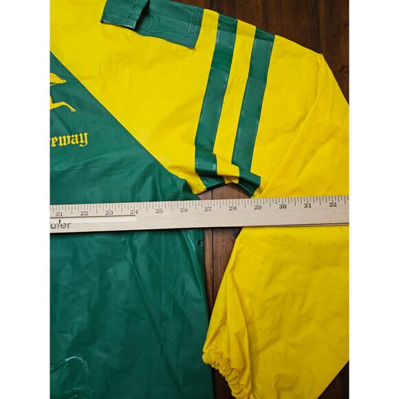 VINTAGE‎ 1984 YONKERS RACEWAY RAIN JACKET - Picture 11 of 12